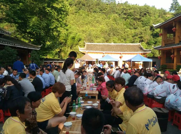 【文苑集萃】家乡苗寨风情3.jpg