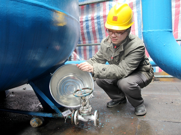 用热水解冻阀门.jpg