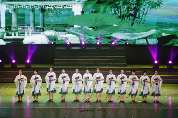 女子群舞《银城竹乡情》.jpg