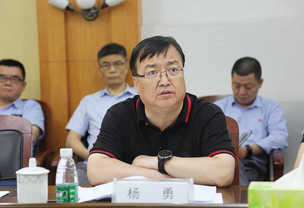 杨勇.jpg