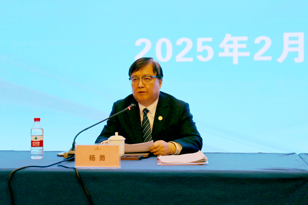 杨勇_副本_副本.jpg