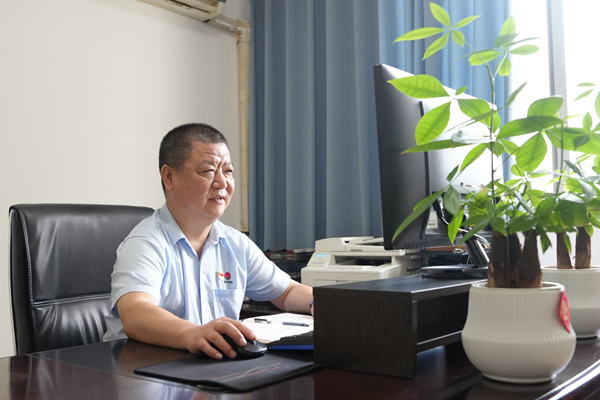 常德市优秀共产党员、华中公司优秀共产党员：邓凯.JPG