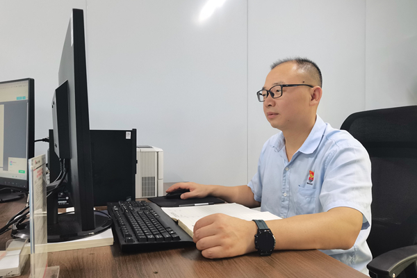 华中公司优秀共产党员：赵治国.jpg